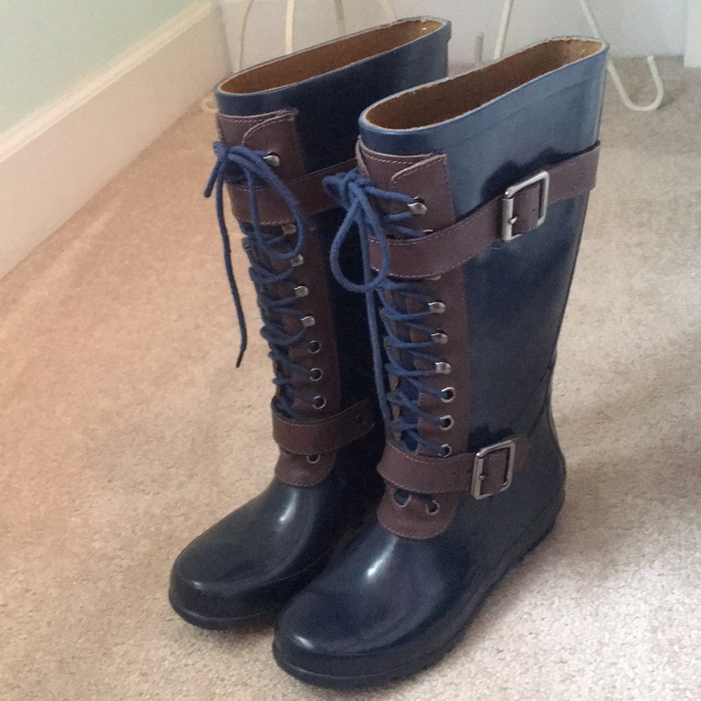BCBG navy rain boots!